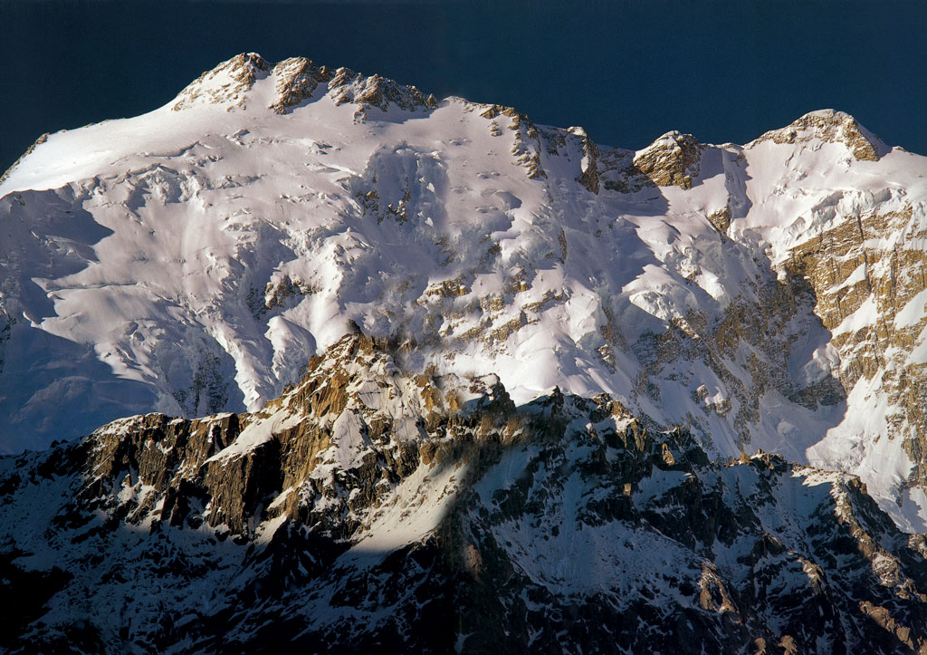 Distaghil_Sar_Peak_7885.jpg